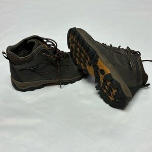Timberland youth hiking boots, size 4, waterproof